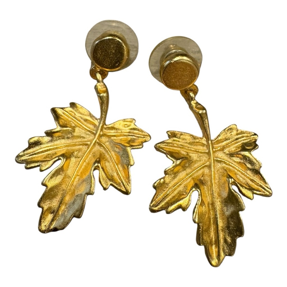 Vintage Maple Leaf Dangle Earrings Gold Tone Autumn Nature J42